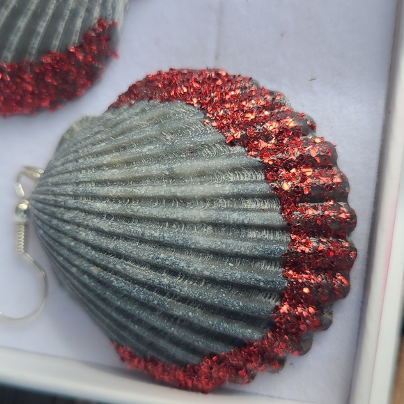 Shell earrings - Picture 4 of 4